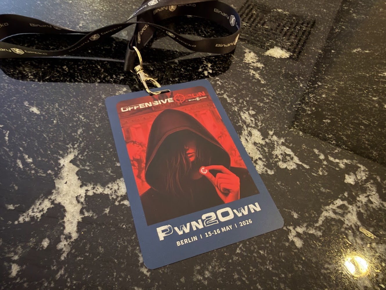 Pwn2Own出場者のためのOffensiveConのバッジ