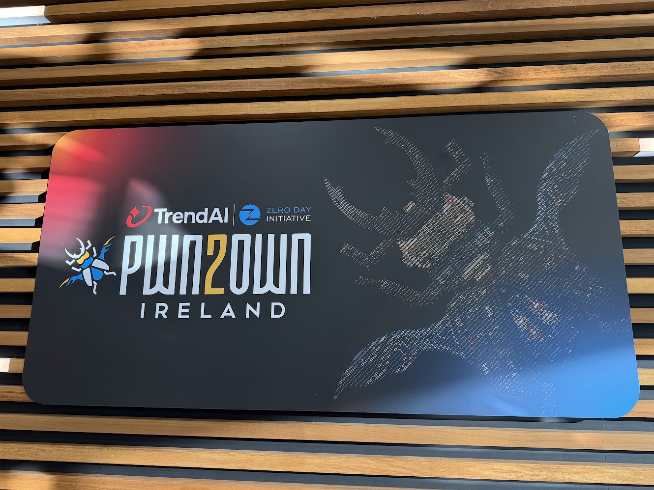 Pwn2Own Ireland 2026の会場看板